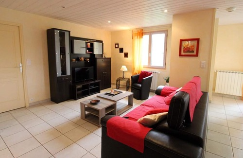 Neuveglise-sur-Truyere Cottage | Gite Neuvéglise-sur-Truyère-Sériers, 2 bedrooms, 4 persons