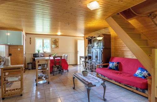 Rouffignac-Saint-Cernin-de-Reilhac House | Small Independent House in Rouffignac – Nature Charm, Terrace, Spa & Culinary Workshops