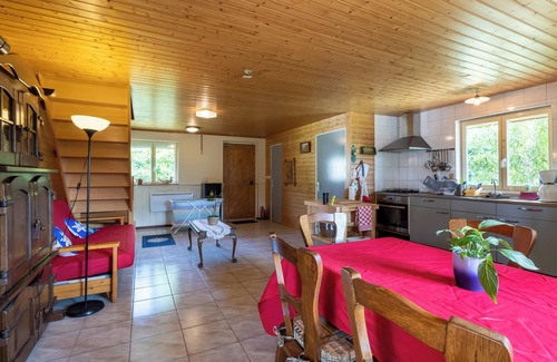 Rouffignac-Saint-Cernin-de-Reilhac House | Small Independent House in Rouffignac – Nature Charm, Terrace, Spa & Culinary Workshops