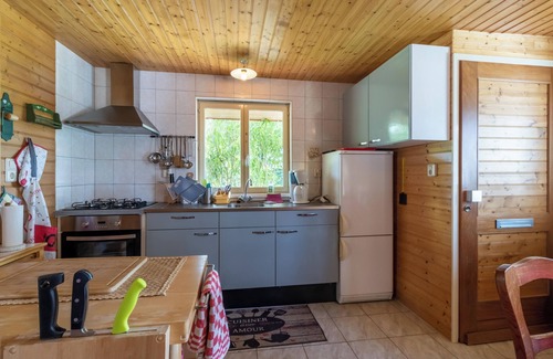 Rouffignac-Saint-Cernin-de-Reilhac House | Small Independent House in Rouffignac – Nature Charm, Terrace, Spa & Culinary Workshops