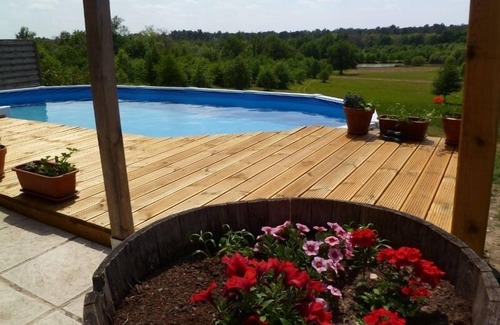 Saint-Barthelemy-de-Bellegarde Cottage | Holiday Cottage & Coarse Lake
