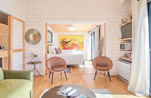 Saint-Felix-de-Reillac-et-Mortemart Bed & Breakfast | Inn 'Lodge Bruyère' with Private Pool, Wi-Fi and Air Conditioning