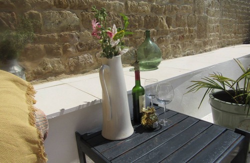 Saint-Georges-de-Longuepierre Cottage | tranquil farmhouse with heated pool ,renter has exclusive use .