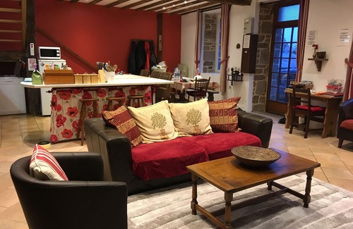 Saint-Georges-de-Reintembault Cottage | Beautiful rural houses for 14+ people - with private pool - heated April-September