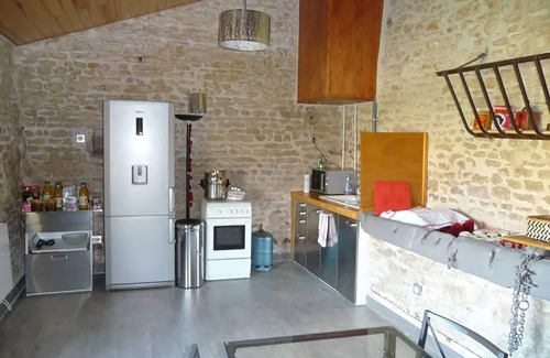 Saint-Georges-les-Baillargeaux Cottage | Charming gîte for 4/5 people, "La jument verte", 4 minutes from Futuroscope