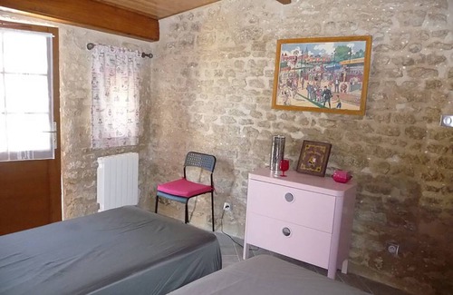 Saint-Georges-les-Baillargeaux House | Mini charming house 2 pers "The 3 little pigs" 4 minutes from Futuroscope