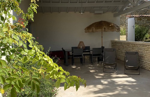 Saint-Hilaire-de-Villefranche House | Maison au Calme à la Campagne - Décor Soigné - Pour 6 Personnes