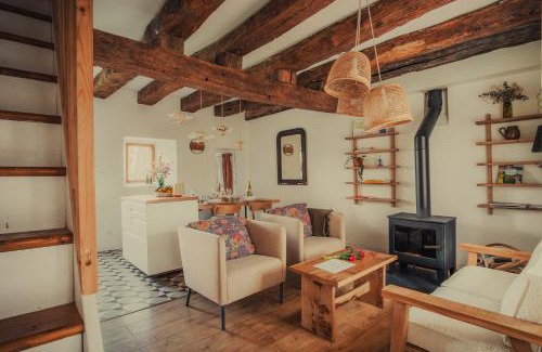 Saint-Jean-Saint-Maurice-sur-Loire Apartment | Gîtes Les Pittoresques