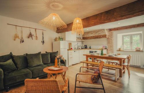 Saint-Jean-Saint-Maurice-sur-Loire Apartment | Gîtes Les Pittoresques