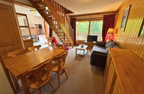 Saint-Martin-de-Belleville Apartment | Bright Duplex for 6, 50m from St Martin Ski Lift