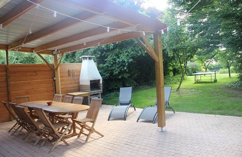 Saint-Martin-Lars-en-Sainte-Hermine House | 10-bed gite in the countryside with indoor swimming pool
