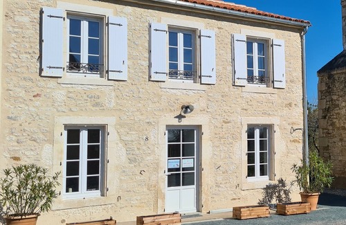 Saint-Martin-Lars-en-Sainte-Hermine House | Restored village house near a pond and green spaces for hiking
