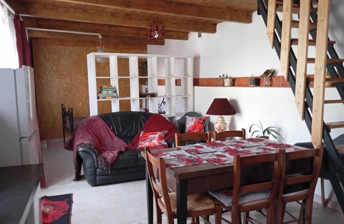 Saint-Sebastien-d'Aigrefeuille House | Quiet Les Poppies gîte on property with shared pool near Anduze.