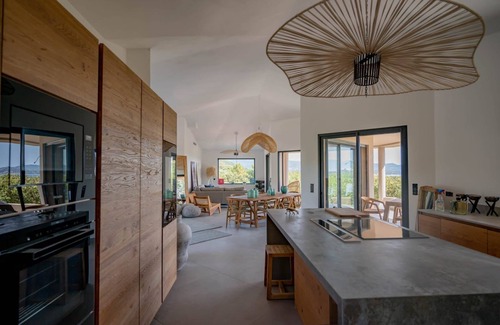 Cirendinu Villa | Luxurious Villa with sea view between the beaches of Saint Cyprien and Pinarello