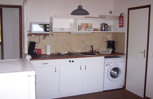 Cirendinu Apartment | Apartment for 2 to 4 people with very large pool and garden, beach 900M