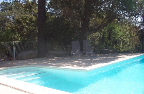 Cirendinu Apartment | Apartment for 2 to 4 people with very large pool and garden, beach 900M