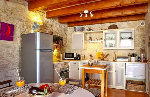 Saint-Jean-de-Maruejols-et-Avejan House | Gorgeous home in ST JEAN DE MARUEJOLS ET AVEJAN