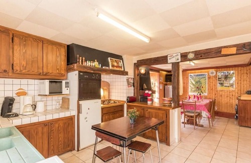 Ternuay-Melay-et-Saint-Hilaire Cottage | Rustic house for 5 with fireplace and garden