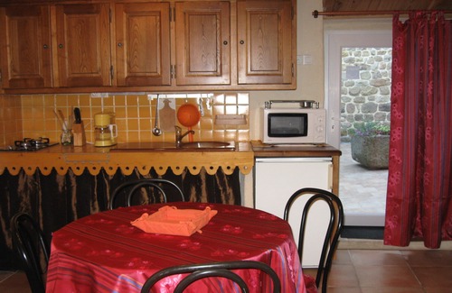 Asperjoc Cottage | Mas du Vernadel: 5 gites in the countryside with swimming pool:Gite FIGUIER 3/4 pers. max
