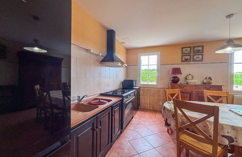 Faverolles Cottage | Charming Villa with Indoor Pool, Private Tennis Court, Near Zoo and Castles