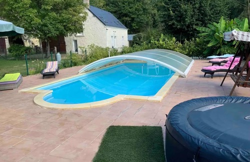 Faverolles Cottage | Cozy Retreat with Shared Heated Pool, Close to ZooParc de Beauval and Valençay