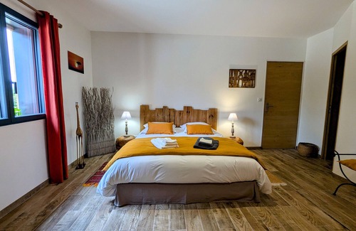 Faverolles Bed & Breakfast | Room for 4 with heated pool & WiFi