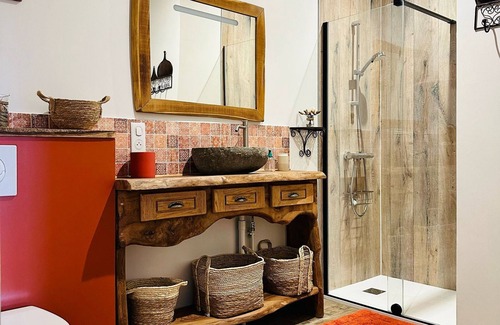 Faverolles Bed & Breakfast | Room for 4 with heated pool & WiFi