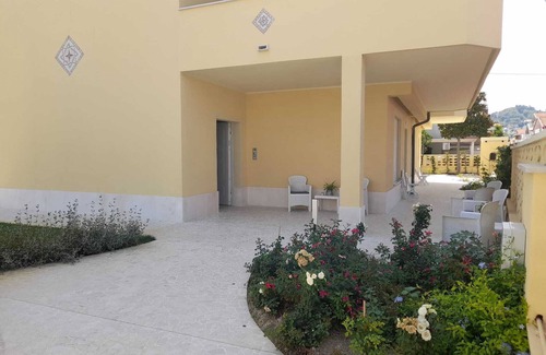 Montesilvano House | FRAC PALACE NEW APARTMENT 50 METERS FROM THE SEA GROUND FLOOR
