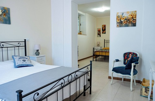 Miano Bed & Breakfast | Framí b&b. Comfort and relaxation surrounded by greenery, between the sea and the mountains.