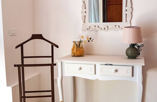 Miano Bed & Breakfast | Framí b&b. Comfort and relaxation surrounded by greenery, between the sea and the mountains.