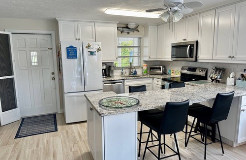 Key Colony Beach House | Fran's Place on the Water - Oct 11-18 2025 Available
