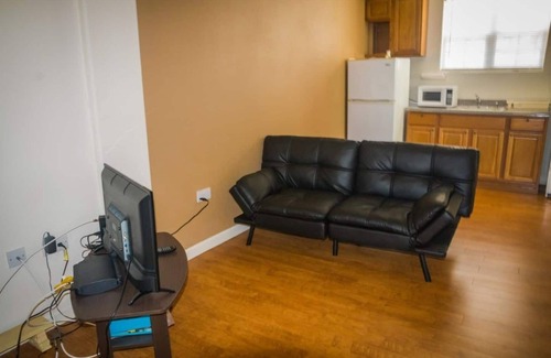 Micoud House | Francein's 1BR Apartment Suites *Spencer*