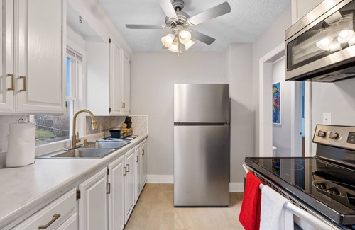 Aksarben - Elmwood Park House | Frances. Cozy pet friendly home.