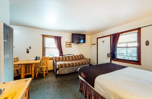Tahoe Vista Hotel | Franciscan Lakeside Lodge Studio