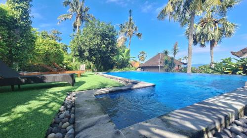 Seraya House | Frangipani Inn & Restaurant