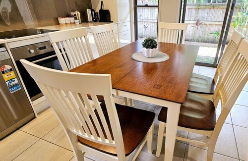 Beerwah Apartment | 'Frangipani' @ Sunlight Swan - Beerwah - Sleeps 6