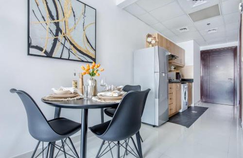 Dubai Sports City Apartment | Frank Porter - Elite 5 Sports Residence
