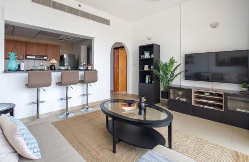Dubai Sports City Apartment | Frank Porter - Golf Tower 3
