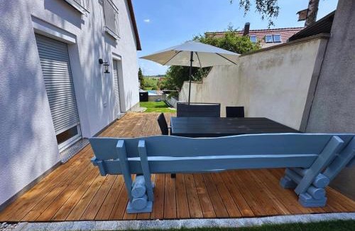 Großhabersdorf Apartment | Frankenherz-Apartments - Premium Wohnung mit Terrasse & zwei Schlafzimmern, nahe Playmobil-Funpark, Self-Check-In
