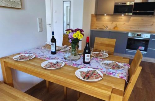 Großhabersdorf Apartment | Frankenherz-Apartments - Premium Wohnung mit Terrasse, nahe Playmobil-Funpark & zur Messe, Self-Check-In