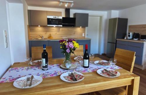 Großhabersdorf Apartment | Frankenherz-Apartments - Premium Wohnung mit Terrasse, nahe Playmobil-Funpark & zur Messe, Self-Check-In