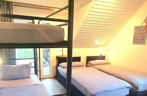 Byfang Apartment | FRANKES LODGE Apartment with garden and pool, 6 single beds