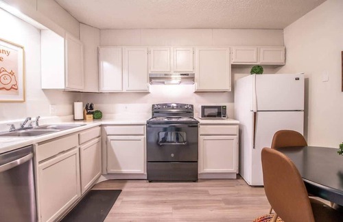 Lubbock House | Frankford Townhomes "A" - Central/Garage/Sleeps 4