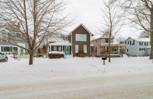 Frankfort House | Frankfort Vacation Rental Less Than 1 Mi to Lake Michigan!