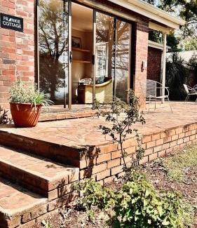 Merrivale Apartment | Frankie Cottage