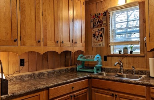 Decaturville Cottage | Frankie's Cottage