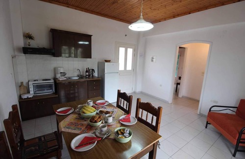 Agios Spyridon Corfu Apartment | Frankis Apartment 7 Agios Spyridonas Perithia
