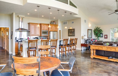 Franklin House | Franklin Home w/Water Views: Outdoor Dining Area!