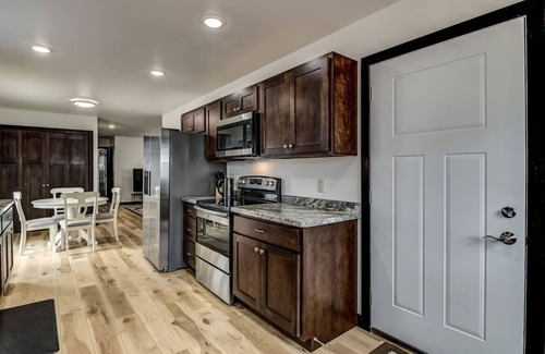 Eau Claire House | Franklin House. Minutes from Downtown Eau Claire