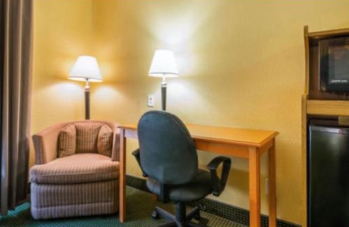 Franklin Hotel | Franklin Inn & Suites
